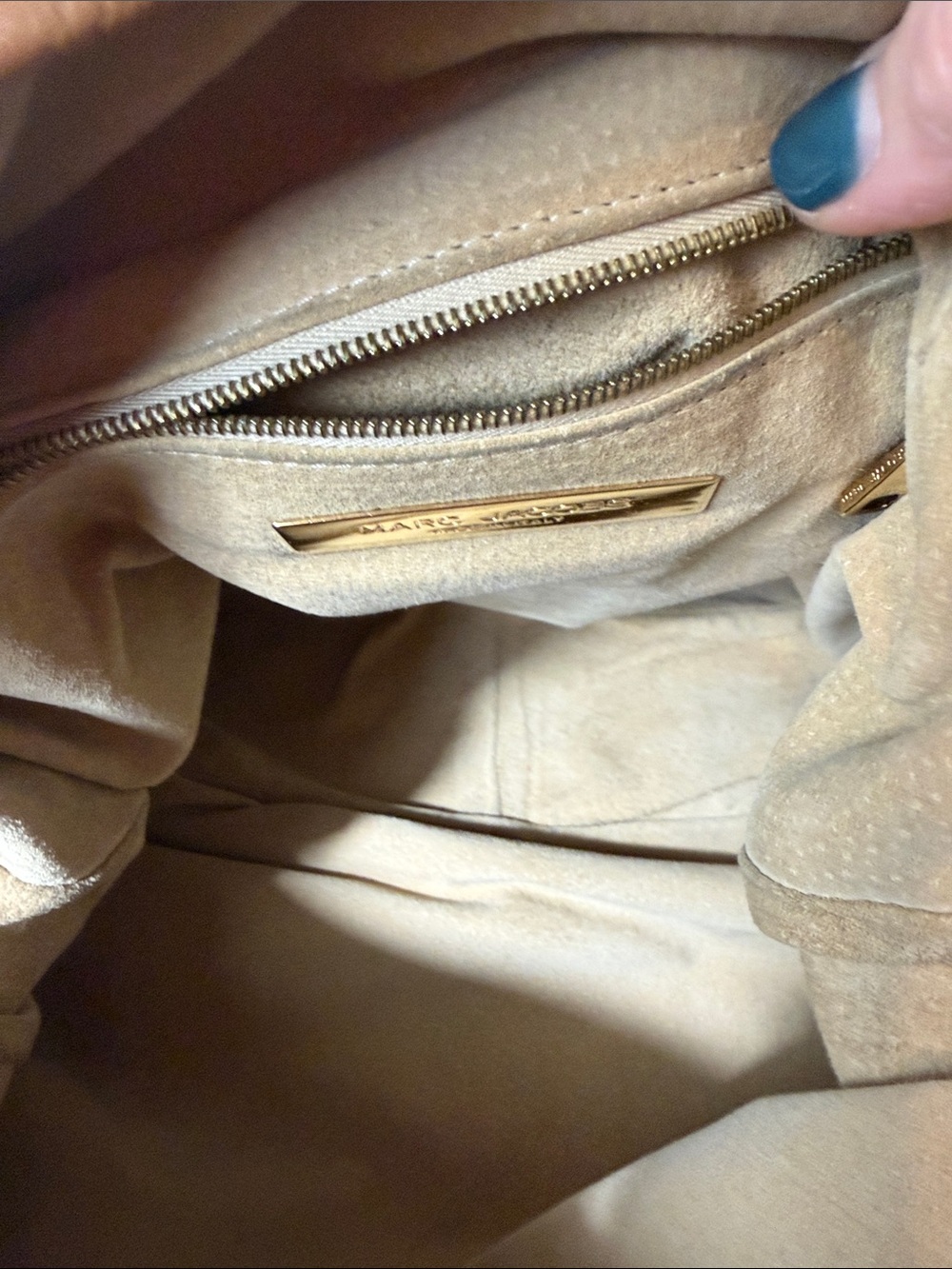 Vintage Marc Jacobs Nutmeg Large Leather Shoulder Hobo Bag with Gold Hardware - Picture 8 of 9